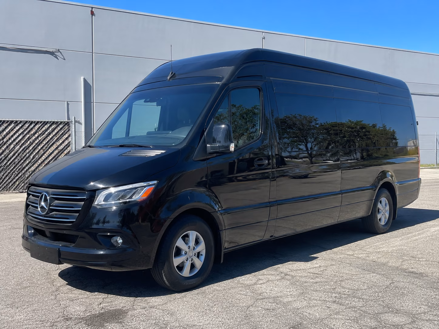secure transportation for your next convention or trade show 3